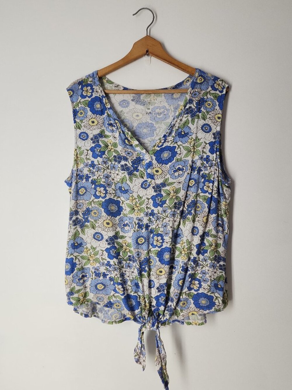 Preswick & Moore Sleeveless Floral Tie-Front Top XL soft stretch knit blue white